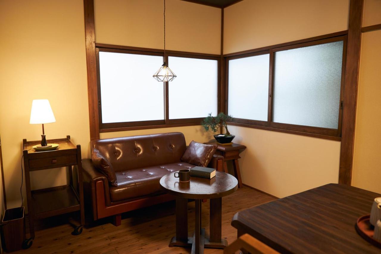 Kagurazaka Retro Bar & Hotel Tōkyō Extérieur photo